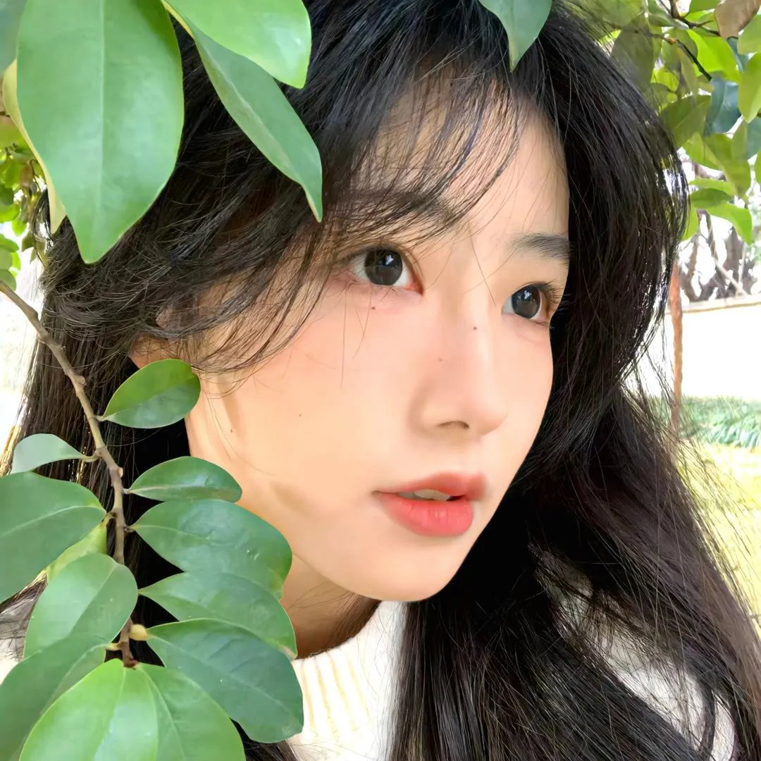 冰属性男子与酷酷女同事 海报